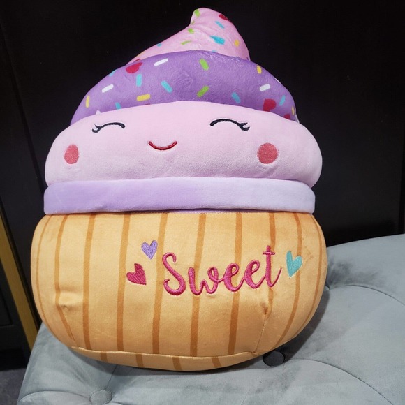Squishmallows 2022 Kimmie the Cupcake Valentine Squad 12" Plush Toy Purple NWT - Picture 4 of 12